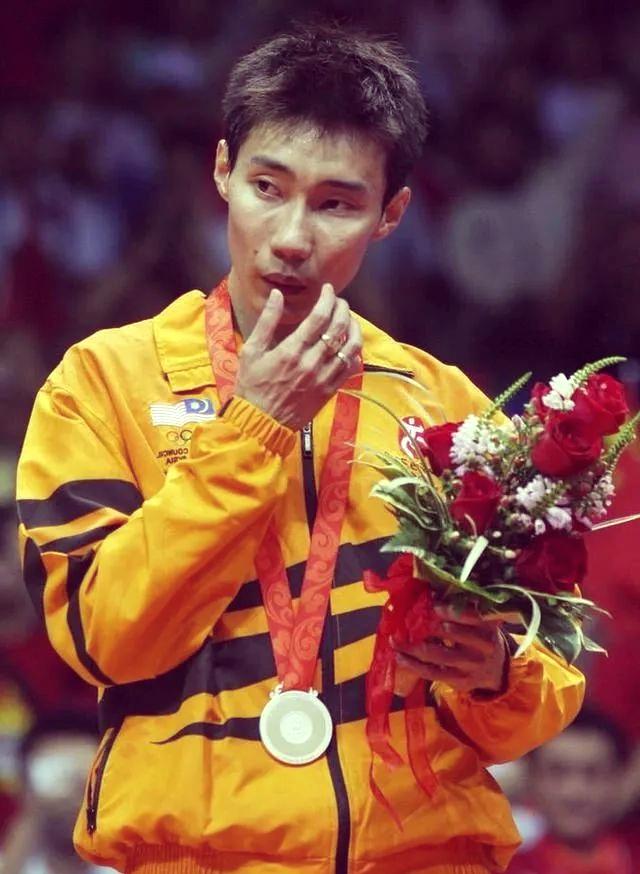 包含英格兰羽毛球队力克韩国羽毛球队，李宗伟送出助攻的词条