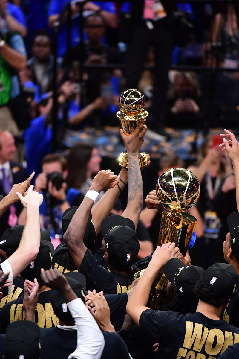 加拿大男子篮球队实力抢眼，夺得冠军