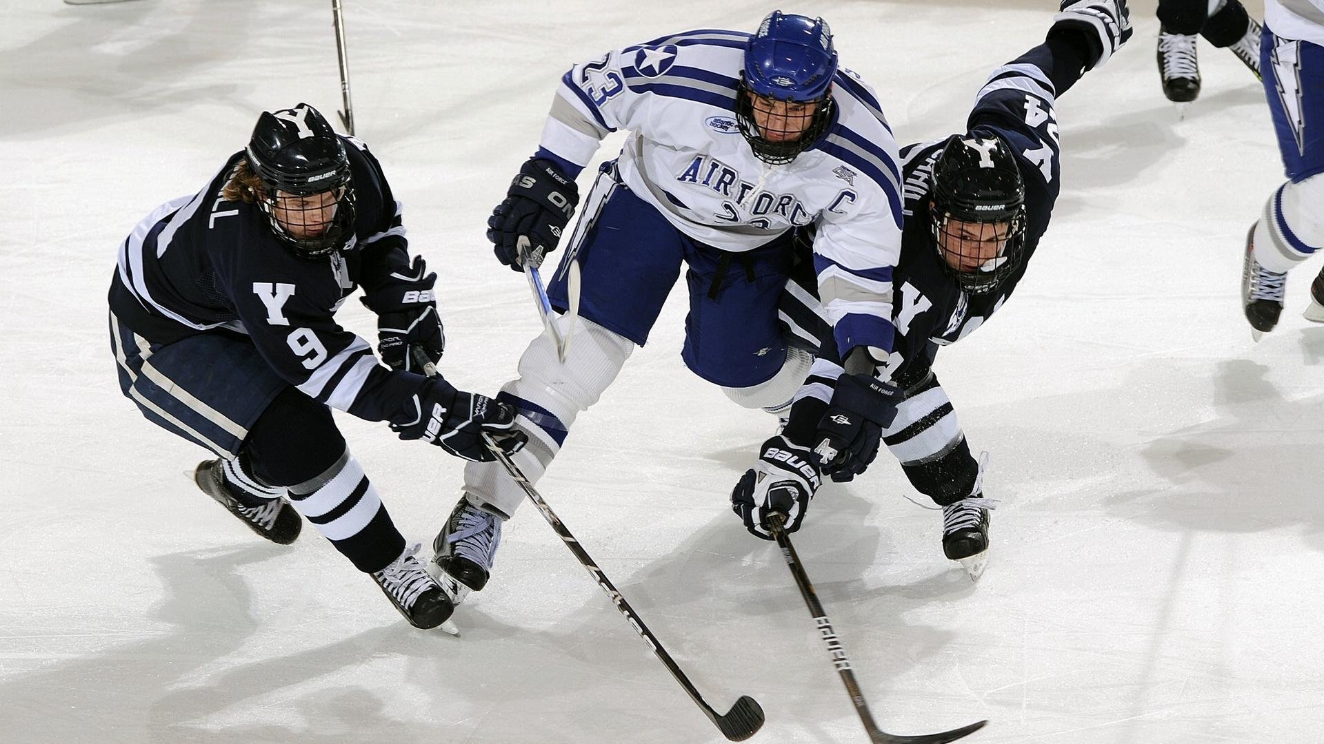 DB电竞App下载入口-弗拉霍维奇生涯之夜映照沙特冷光，拜仁王朝裂痕初现