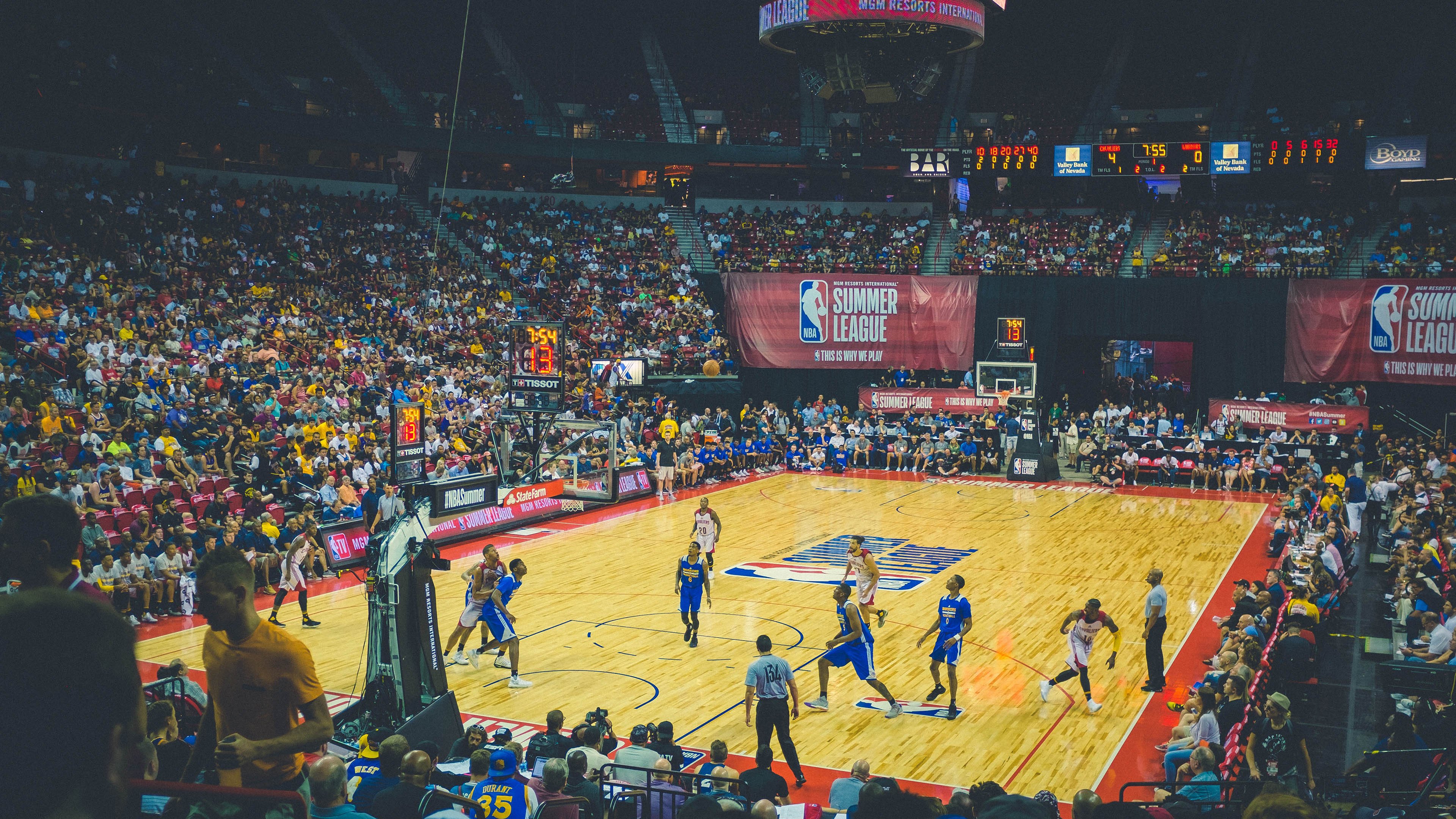 克莱神射定乾坤，广东全面压制雄鹿显冠军底蕴